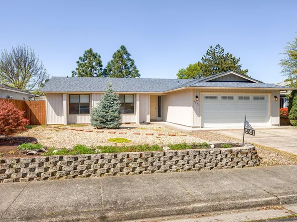 2551 Paloma Ave, Medford, OR 97504