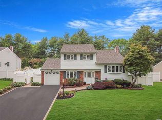 44 Primrose Ln, Kings Park, NY 11754