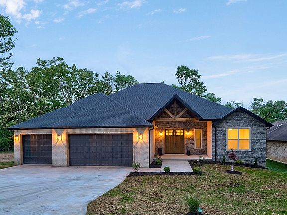 3rd image of 574 Edgewater Estates
