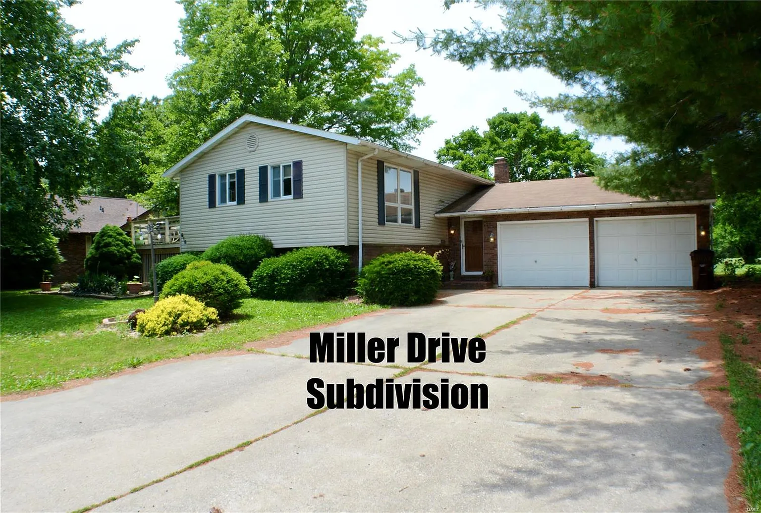 916 W Miller Dr photo 1
