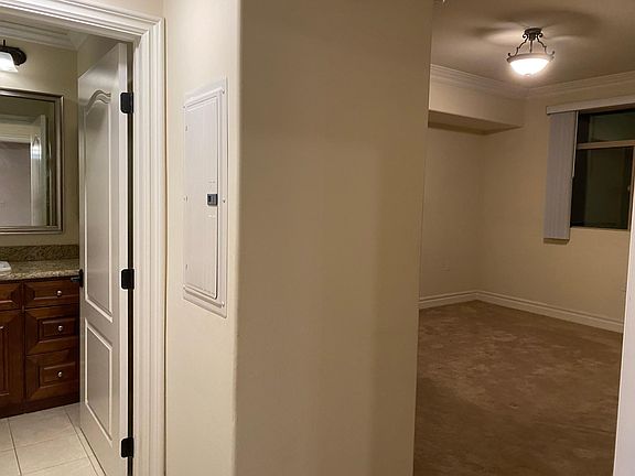 5th image of 11100 Riverside Dr Unit 206