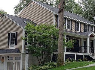 26 Woodside Dr, Londonderry, NH 03053