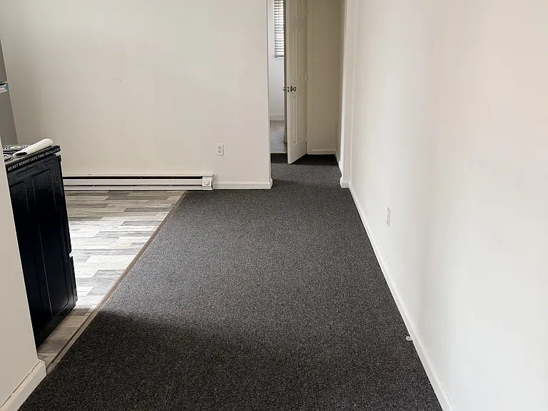 407 W 8th St #4 — Photo 6