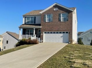 211 Park Ridge Ln, Newark, OH 43055