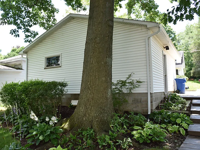 618 Walnut St — Photo 41