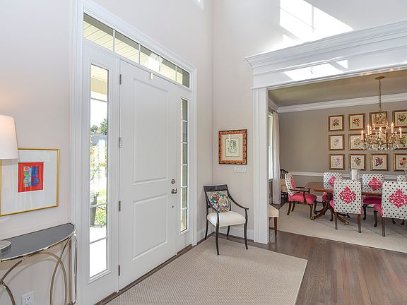 5th image of 2153 Parkview Ct