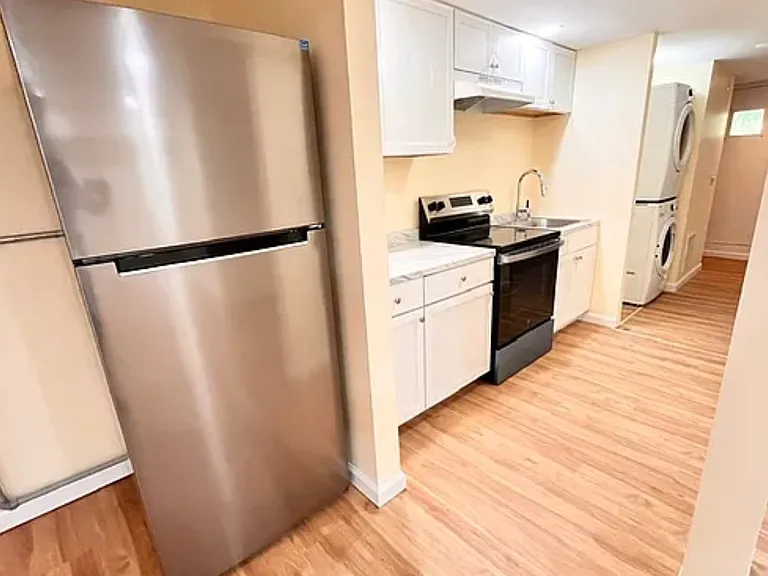 409 Temple St #B — Photo 3