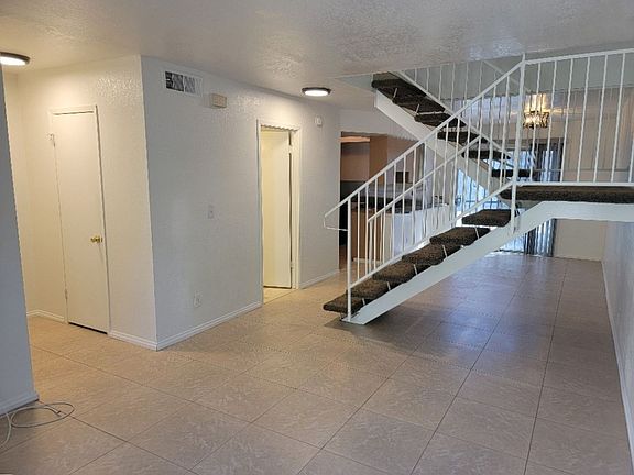 4th image of 504 Sellers Pl