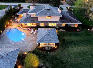 22W309 Elmwood Dr, Glen Ellyn, IL 60137