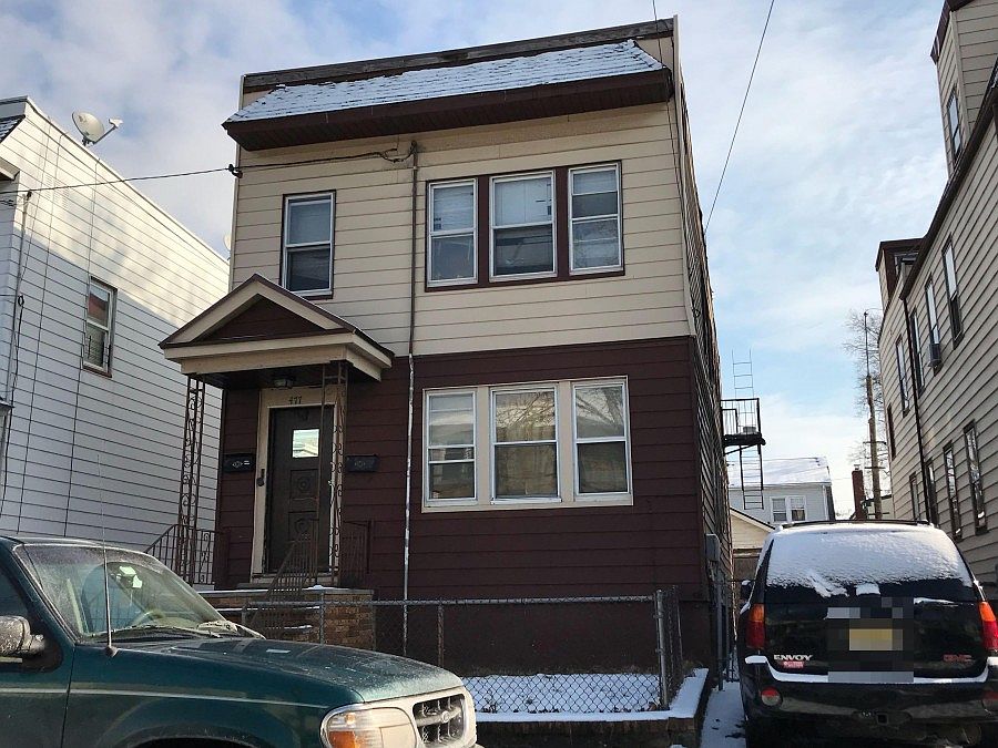 2nd image of 477 N 11th St
