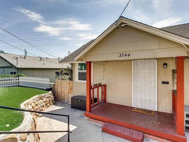 3744 Swift Ave — Photo 10