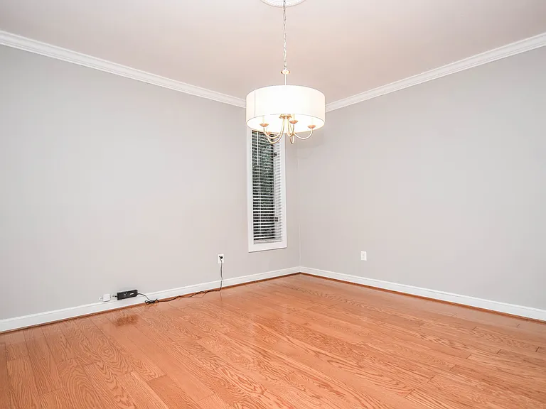 9108 Weant Dr — Photo 9