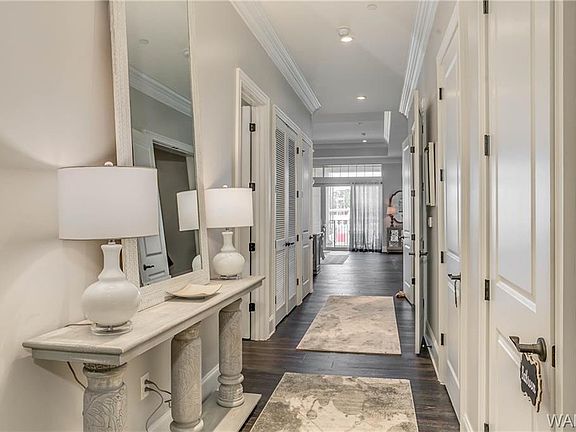 4th image of 511 11th St Unit 102