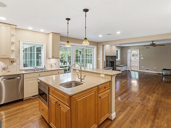3rd image of 9904 Hall Rd