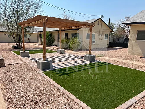 1125 E Devonshire Ave #4 Photo 1