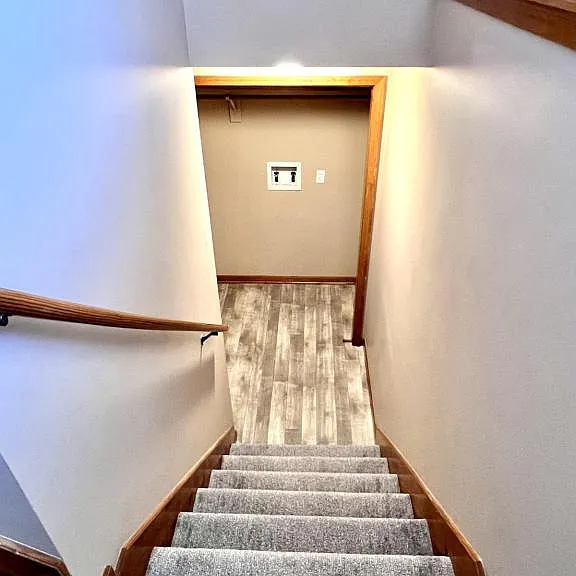 512 N Grove St — Photo 10