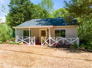 881 E Doyle St, Toccoa, GA 30577