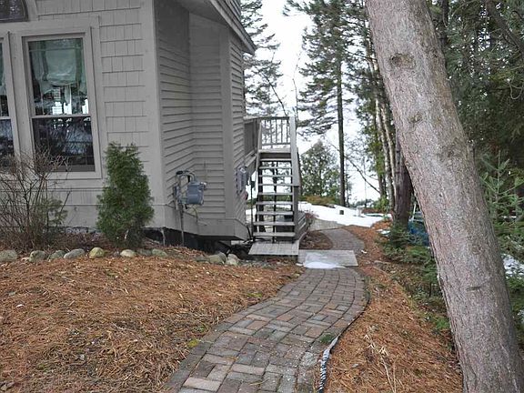 3rd image of 15861 Birch Dr