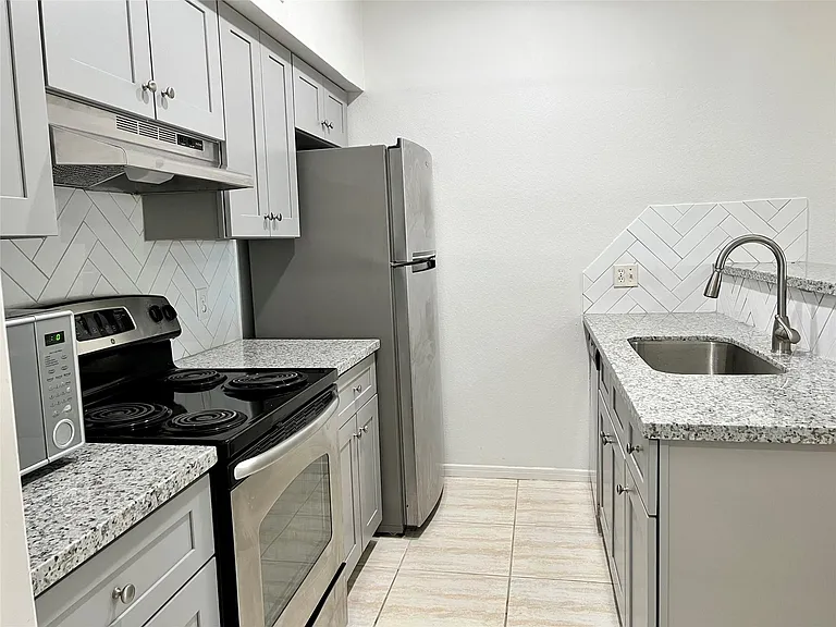 2626 Holly Hall St #307 — Photo 4