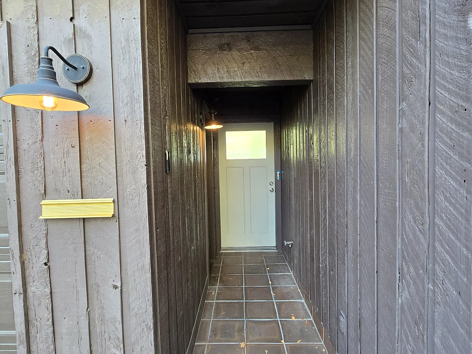 4 bed, 2100 sqft, $2,700 — Photo 3