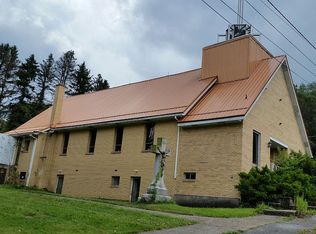 134 4th St, Vintondale, PA 15961