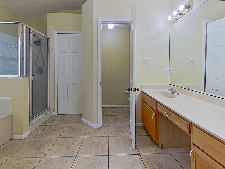12404 Hatton Chase Ln W — Photo 18