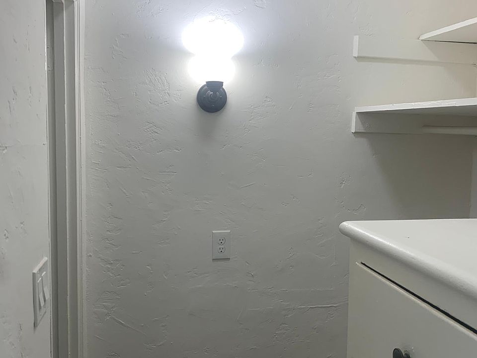 1st image of 760 N Hoover St APT 403