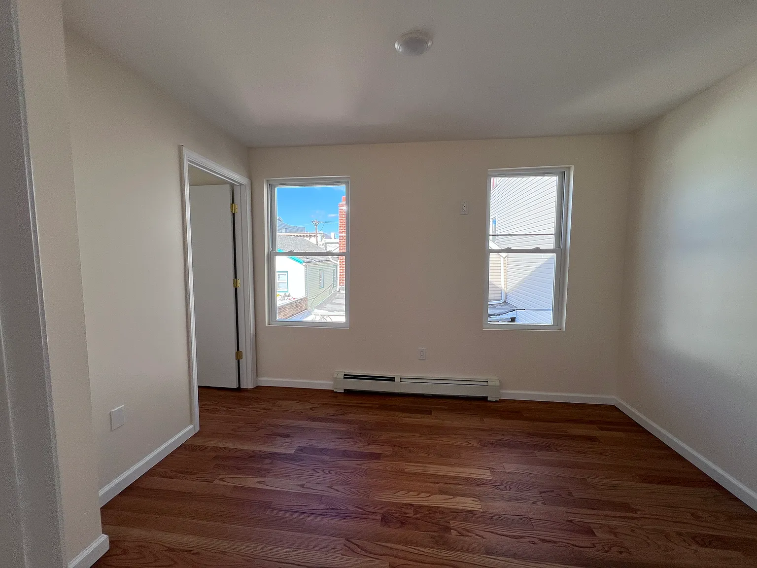 3 bed, 1.5 bath, 1800 sqft, $2,675 — Photo 4