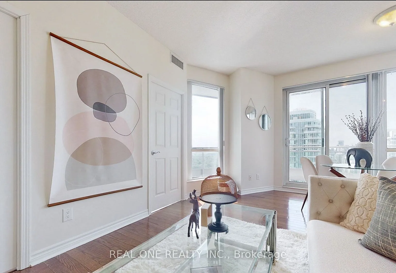 2 bed, $2,500 — Photo 1