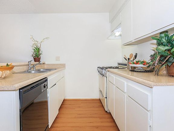 3rd image of 27330 Fahren Ct APT 101
