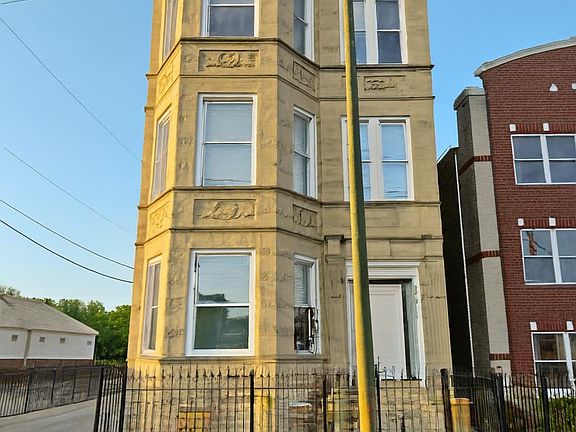 2nd image of 1215 S Homan Ave Unit 3F