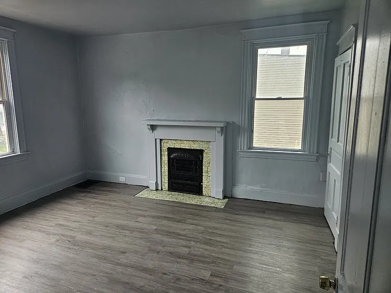 953 Wells St — Photo 8