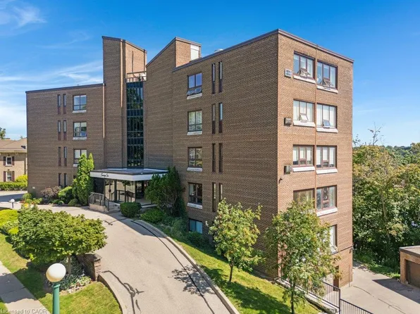 26 Wentworth Ave #2, Cambridge, ON N1S 1G6
