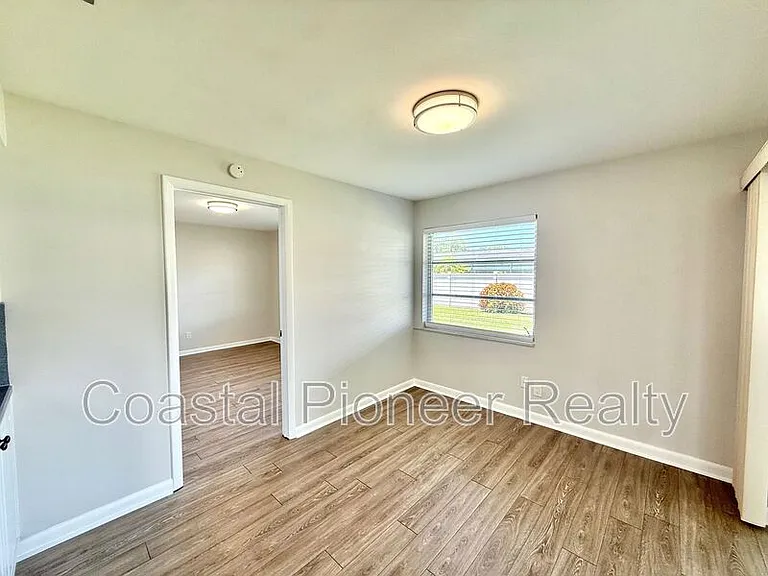 14903 Imperial Point Dr N — Photo 14
