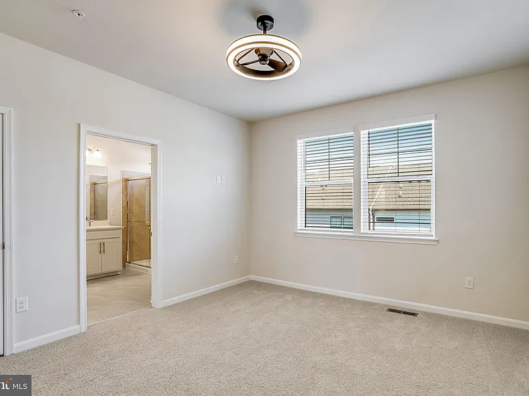 385 Ensemble Way — Photo 19
