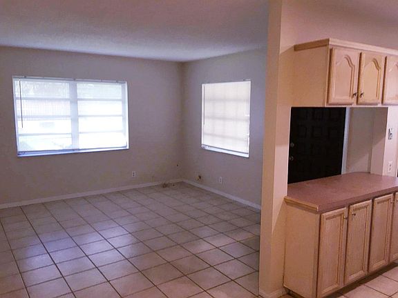 5th image of 1117 NE 10th St #3
