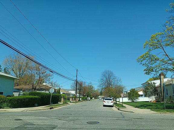 5th image of 221 Fairview Blvd