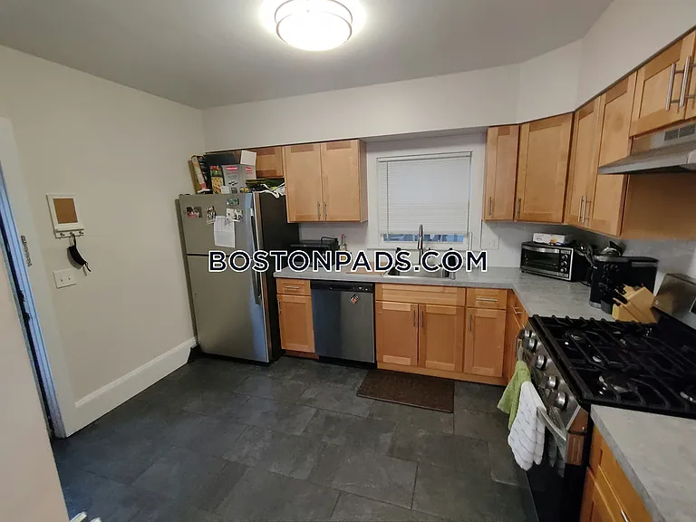 91-93 Cushing St #2 — Photo 3