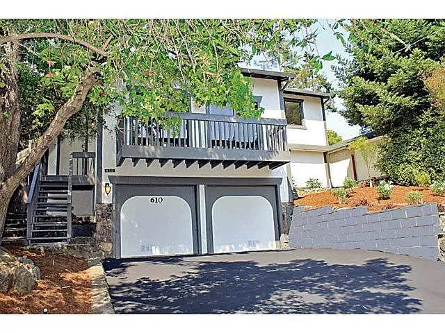 610 Alameda De Las Pulgas photo 1