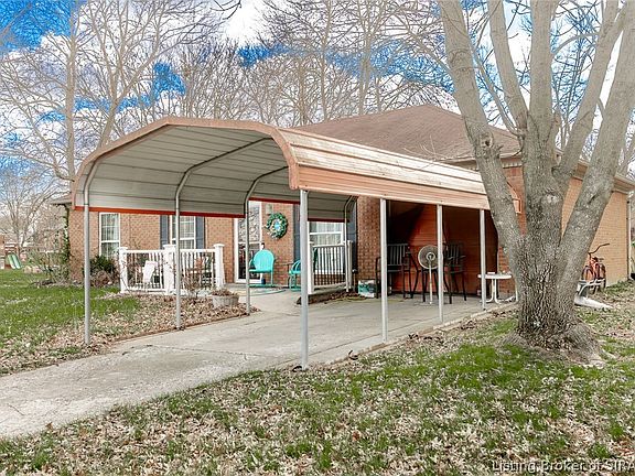 3rd image of 2510 Bishop Circle