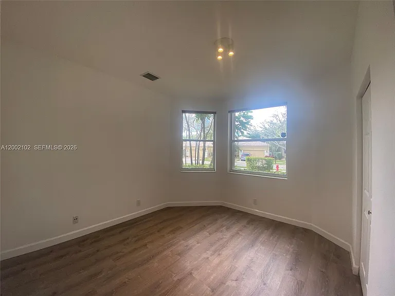 2486 Bay Isle Dr — Photo 25