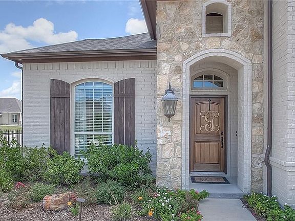 4th image of 200 Parkview Dr