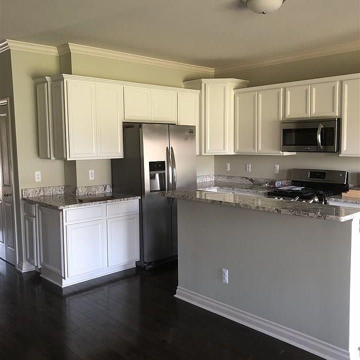 2nd image of 261 Victoria Dr