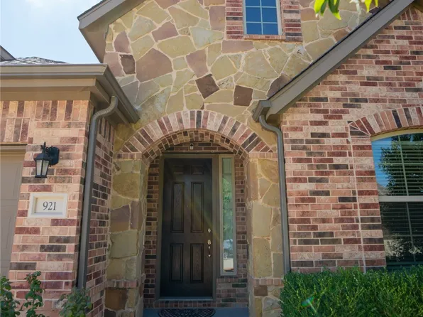 921 Cypress Hill Dr, Little Elm, TX 75068