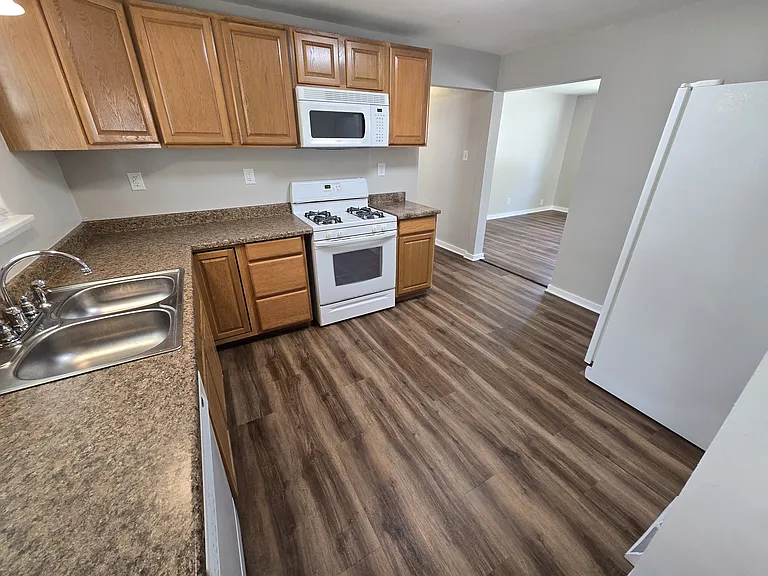 3431 Fullerton Ave — Photo 18