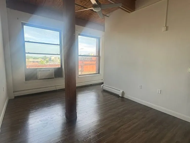 SilverBrick Lofts — Photo 30