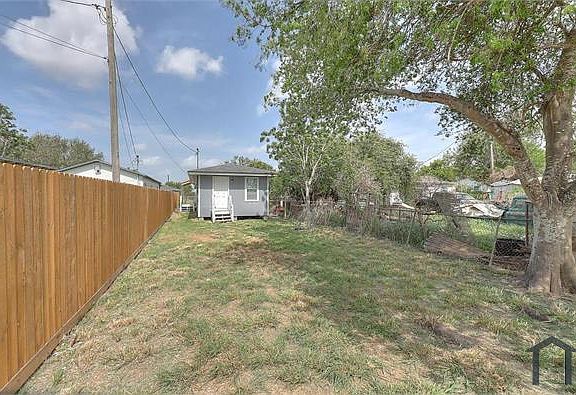 3rd image of 1446 Main Dr