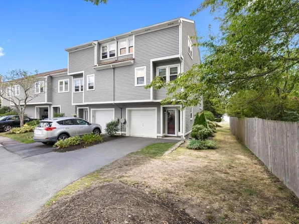 3 Fletcher Way #32AD, Salem, MA 01970