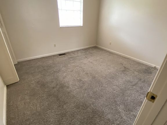 5th image of 407 Kensington Dr Unit 2