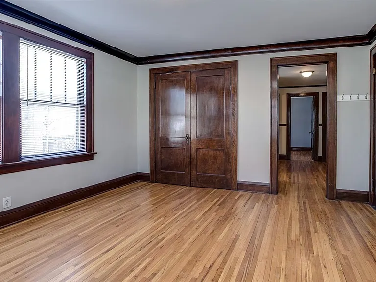 1091 Goodrich Ave — Photo 1